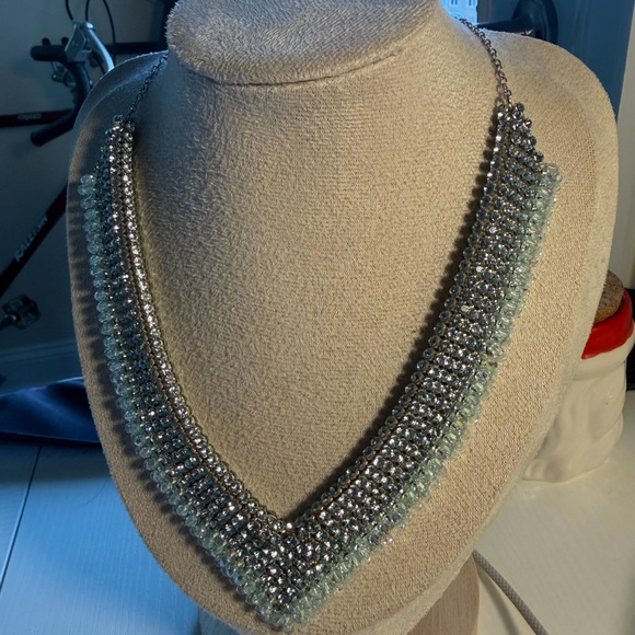 Absolutely Breathtaking Swarovski Necklace - Picture 2 of 5